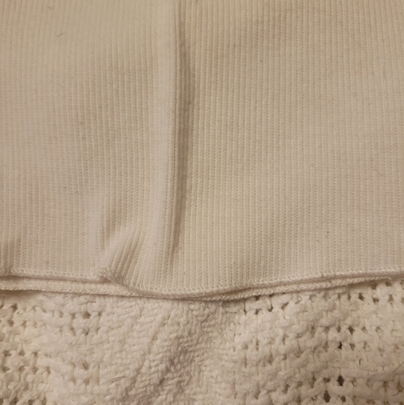 SHEIN WHITE CROP TANK TOP - Picture 3 of 5